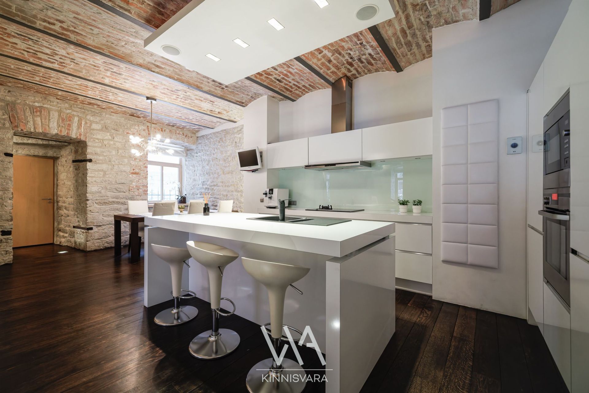 6a7d7a905cc834edc7f6cb307168b7b7df9e16fe1d28c.jpg